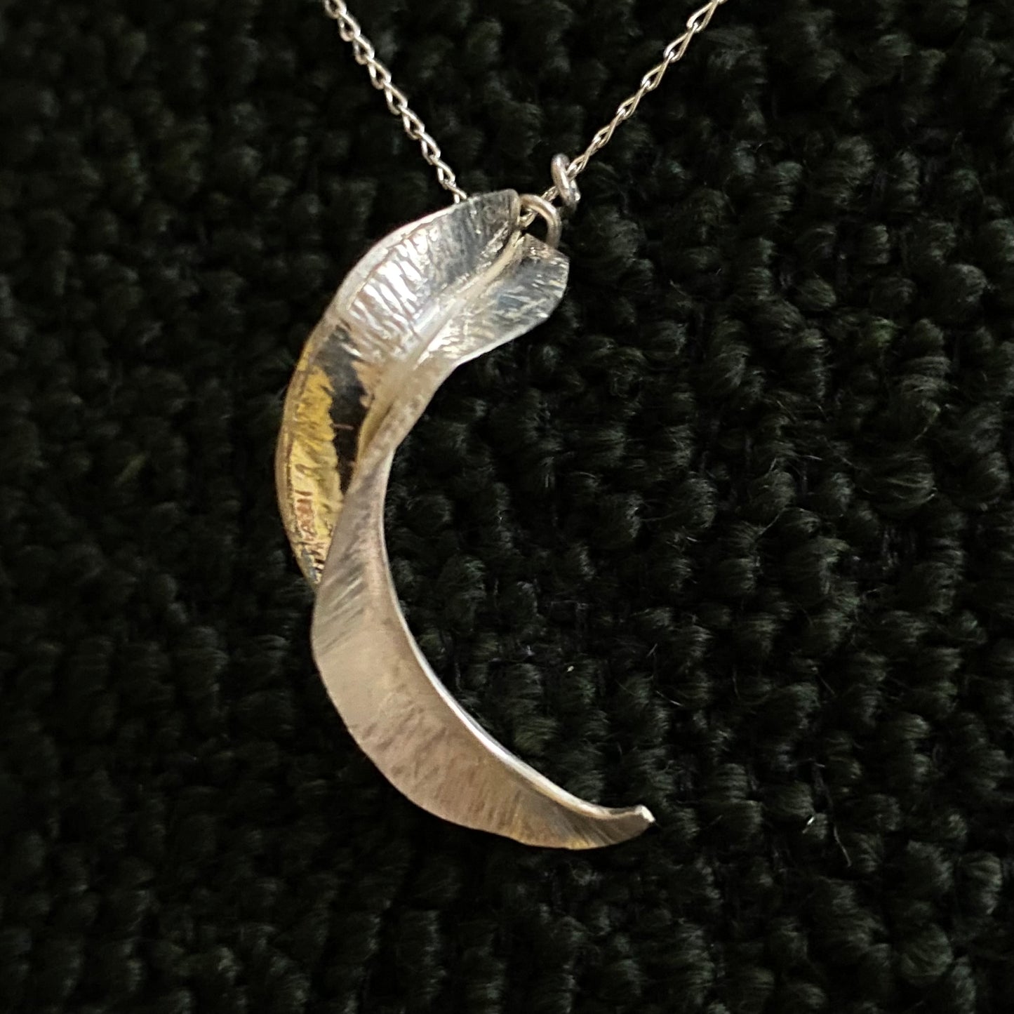 Fuchsia Leaf Spiral Pendant