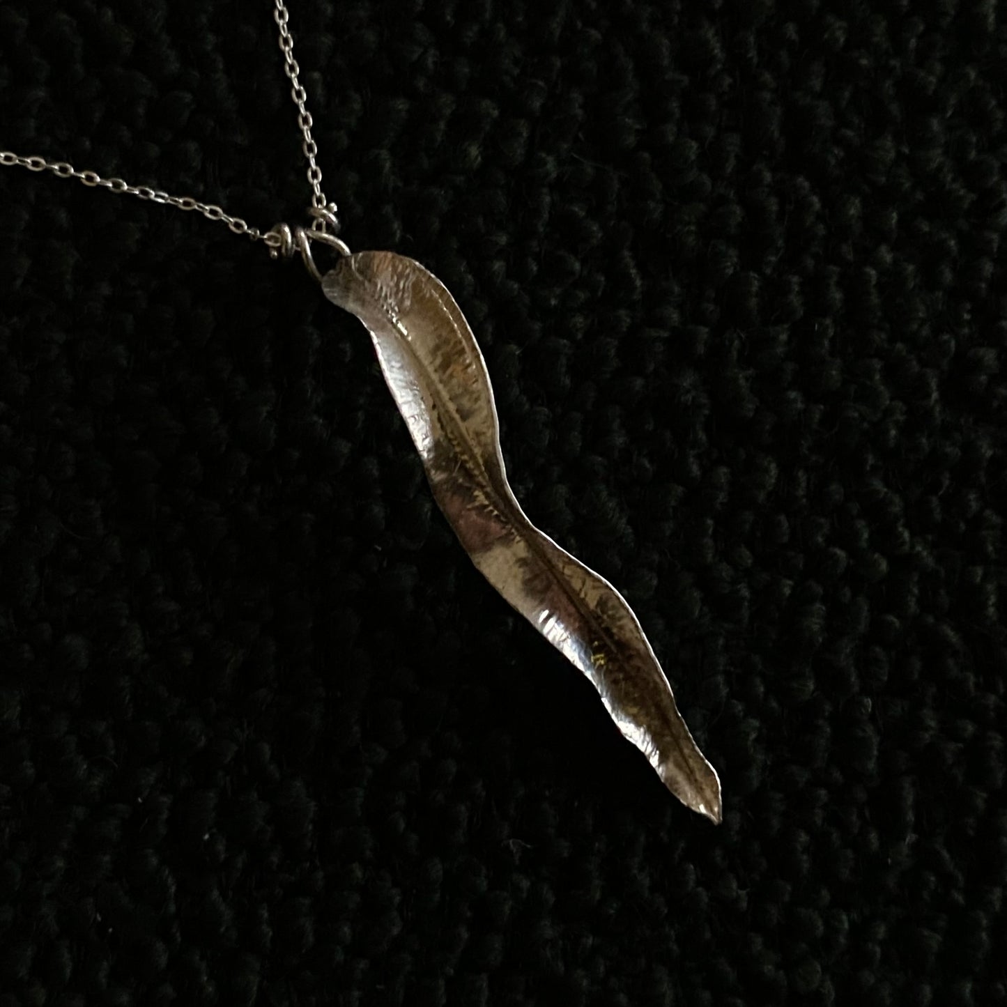 Fuchsia Leaf Long Pendant