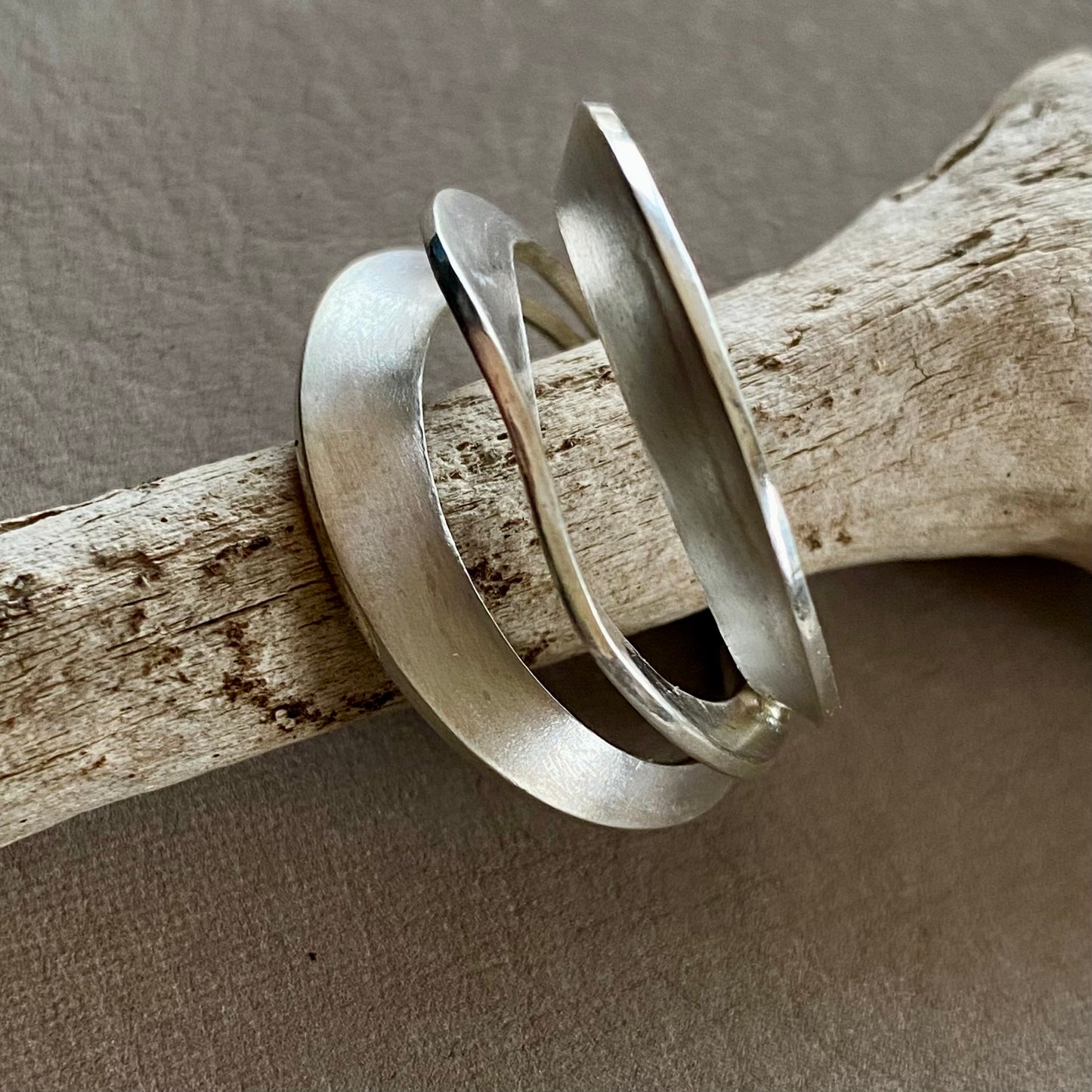 The Tides Ring