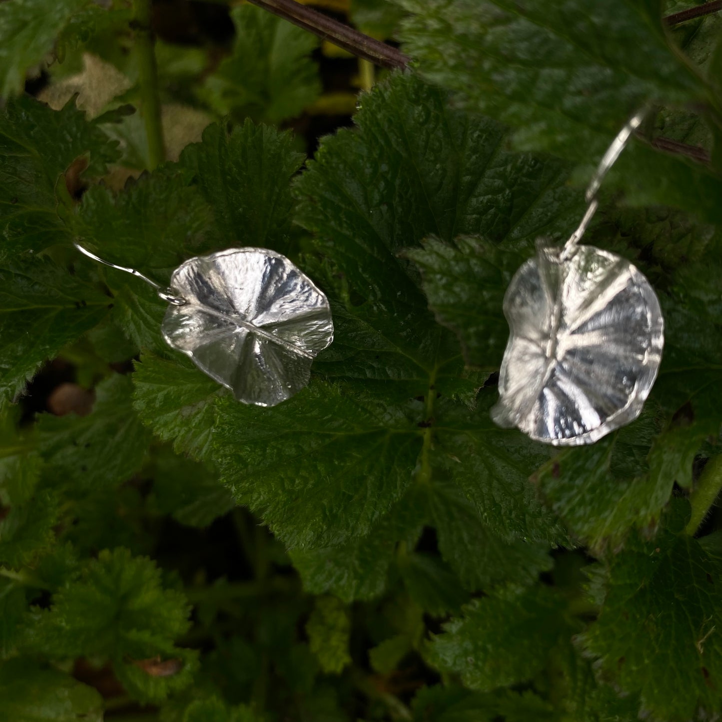Geum Leaf Earrings