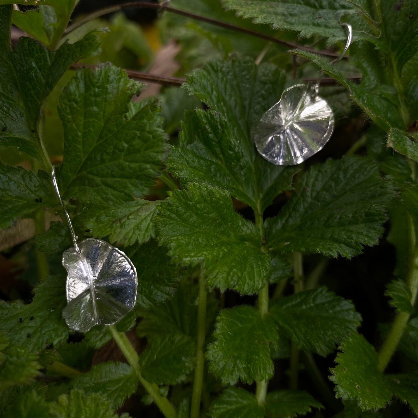Geum Leaf Earrings