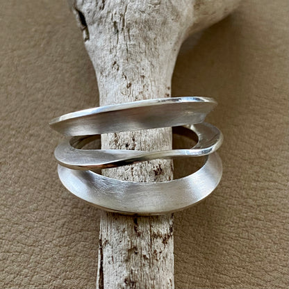 The Tides Ring